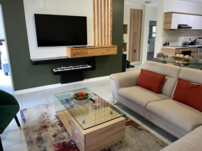 Luxury 2 Bedroom Apartment in Waterfall